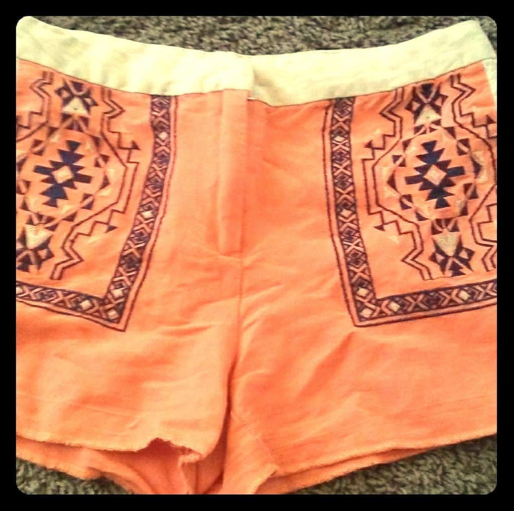 Boutique Aztec linen shorts